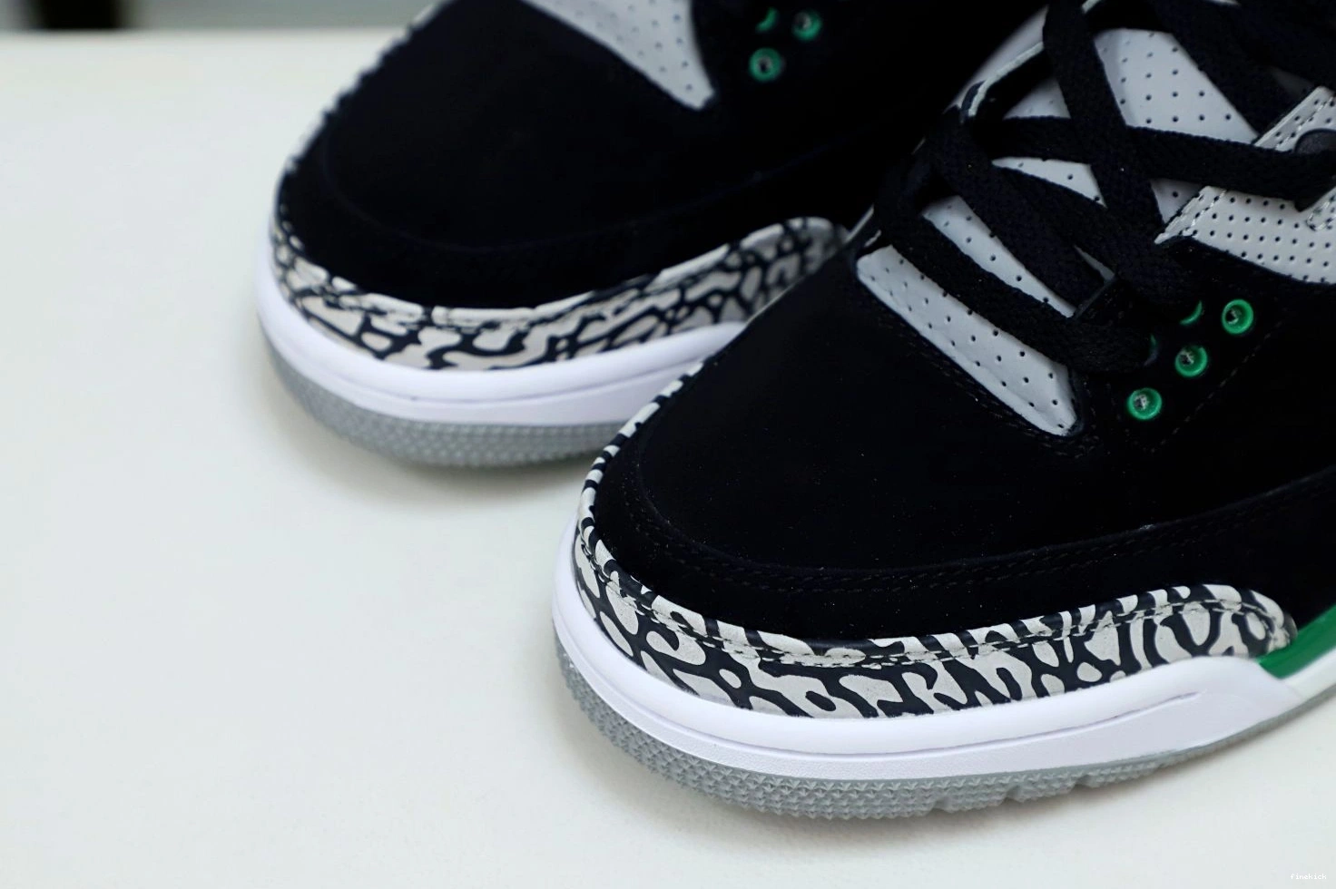 JORDAN AIR GREEN 3 PINE 0824